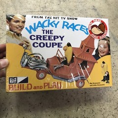 Wacky Races – Creepy Coupe 1:32 Scale Snap Together Model Kit 936 2002 Fast Ship