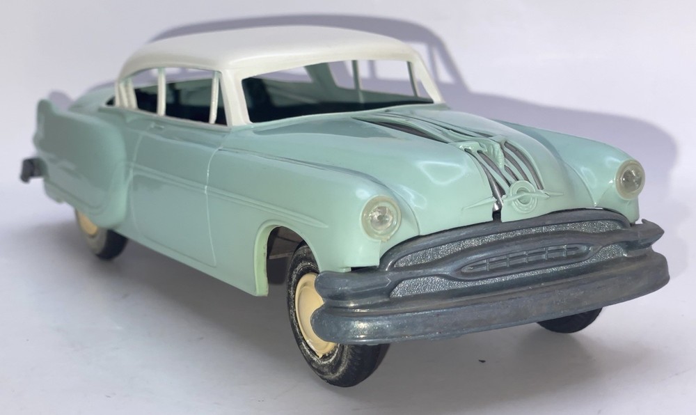 AMT 1954 Pontiac Chieftain HT 1/25 Friction Promo Shannon Green/Winter White VF