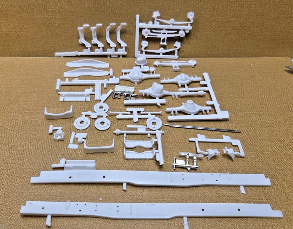 Ford LNT 8000 Snow Plow FRAME & REAR SUSPENSION 1:25 AMT NEW Model Kit PARTS