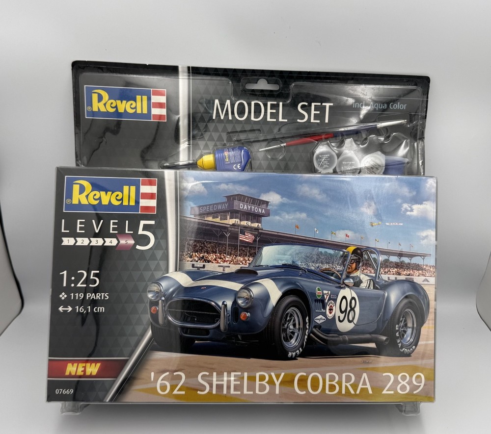 1962 Shelby Cobra 289 1:25 Scale Model Set Revell