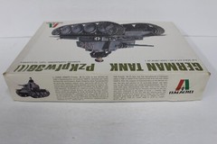ITALERI GERMAN TANK PZKPFW 38 Model Kit 1/35 Scale No 212 ~ Vintage Italy MD376