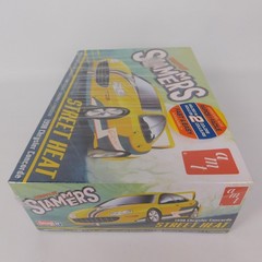 AMT 1:25 Snapfast 1998 Chrysler Concorde “Street Heat” Slammers – New Sealed