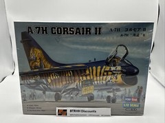 Brand New Sealed Hobbyboss 87206 1/72 A-7H Corsair II Model Kit
