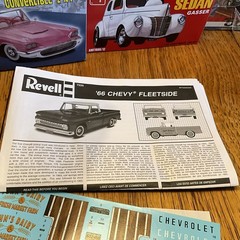 Revell 1/25 1966 Chevy Fleetside Pickup Plastic Model Kit