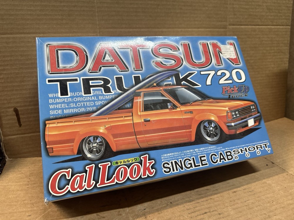 Aoshima Datsun 720 Truck Custom Cal Look Model Kit 1/24 Scale