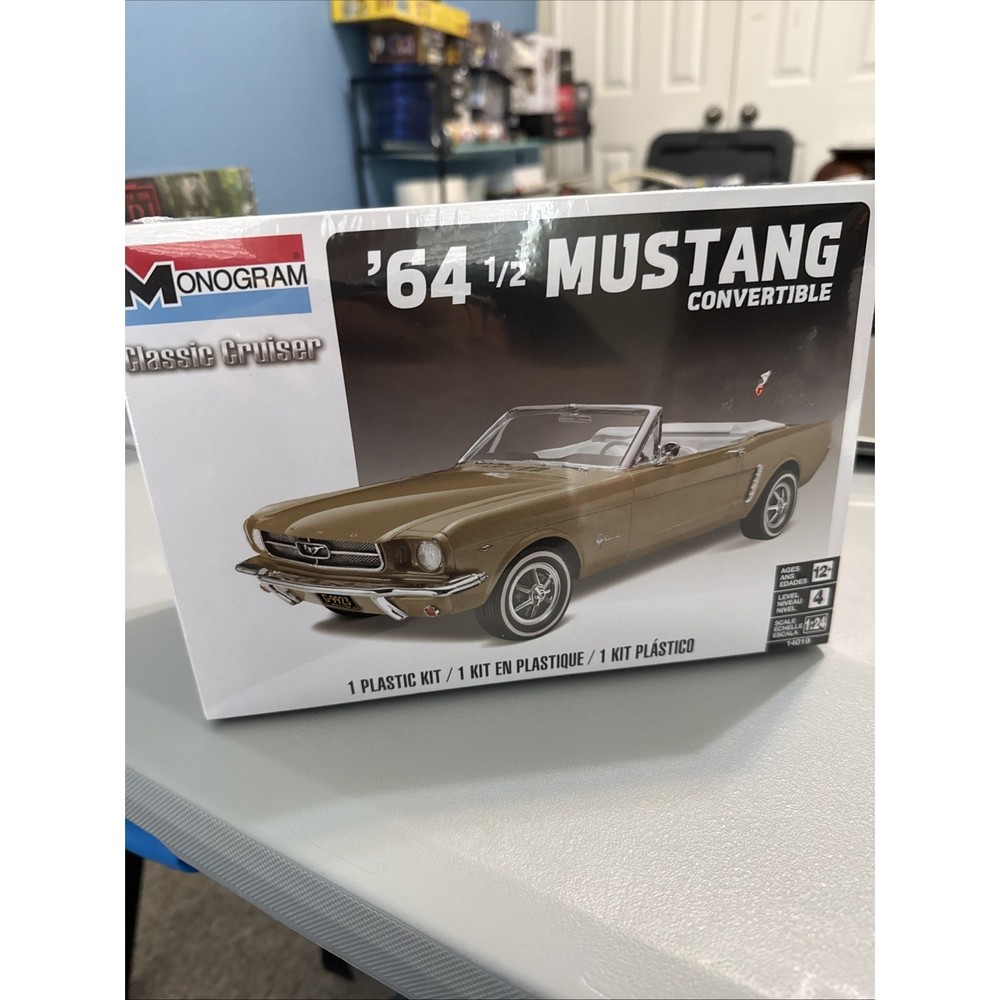 Monogram 14019 64 1/2 Ford Mustang Convertible 1:24 Scale Model Skill Level 4