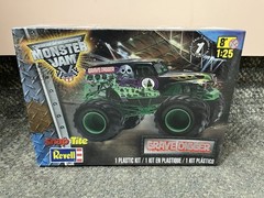 * REVELL 1/25 SCALE SNAP TITE MONSTER JAM GRAVE DIGGER PLASTIC KIT #85-1978 *ST