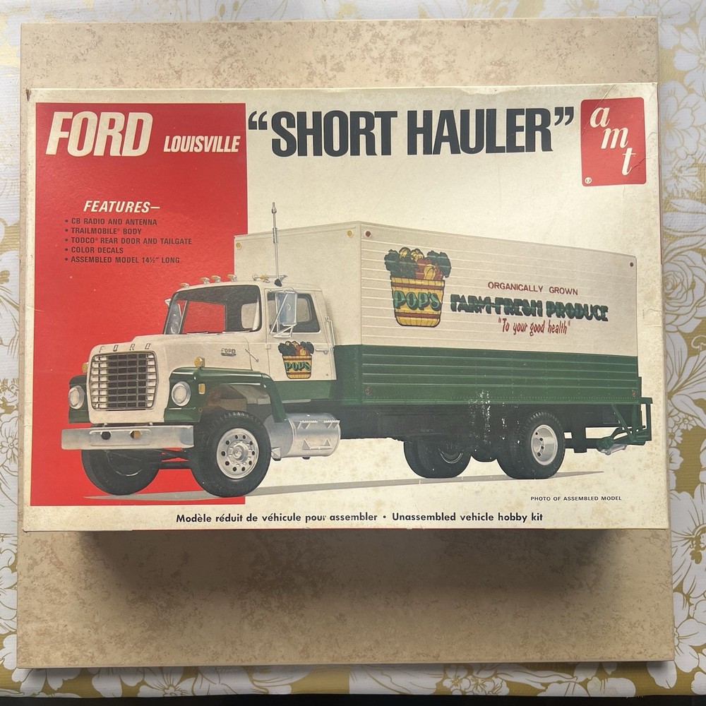 AMT Ford Louisville “Short Hauler” 1/25 Model Kit T515 *Open Box