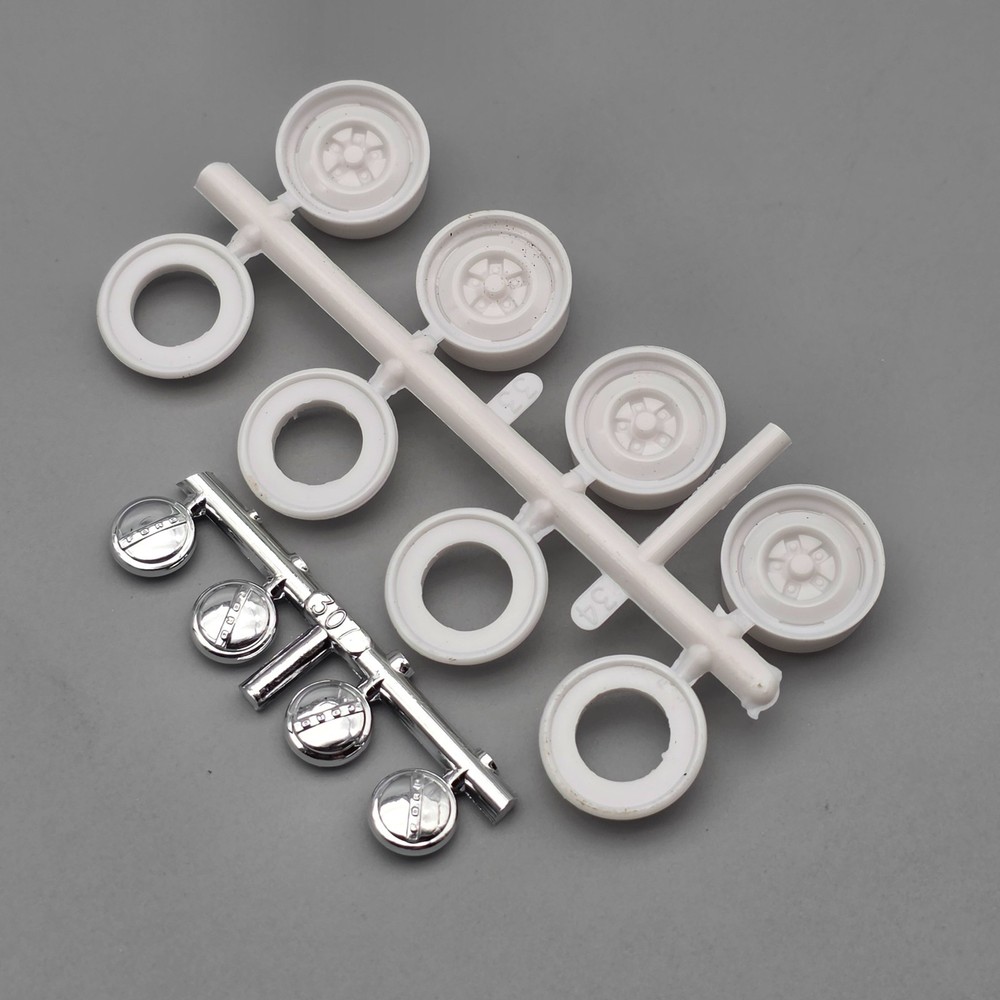 AMT 1/25 1953 Ford Pickup Truck Parts Kitbash Steel Wheels & Chrome Hub Covers