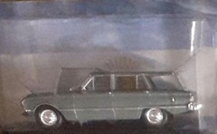 INOLVIDABLES FORD FALCÓN RURAL DELUXE 1970 DIECAST MODEL 1:43 BUBBLE BOOKLET