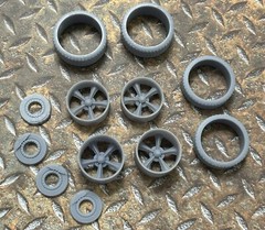 1/24 Scale: 21/20 Inch “Ridler 605” Wheels With Wide Rear Street Tires