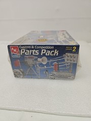 AMT/ERTL CUSTOM & COMPETITION PARTS PACK 1:25 MODEL KIT – VINTAGE 1997 Sealed Bx