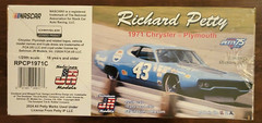 Salvinos JR 1/25 #43 Richard Petty 1971 Plymouth Road Runner Model NASCAR NEW!