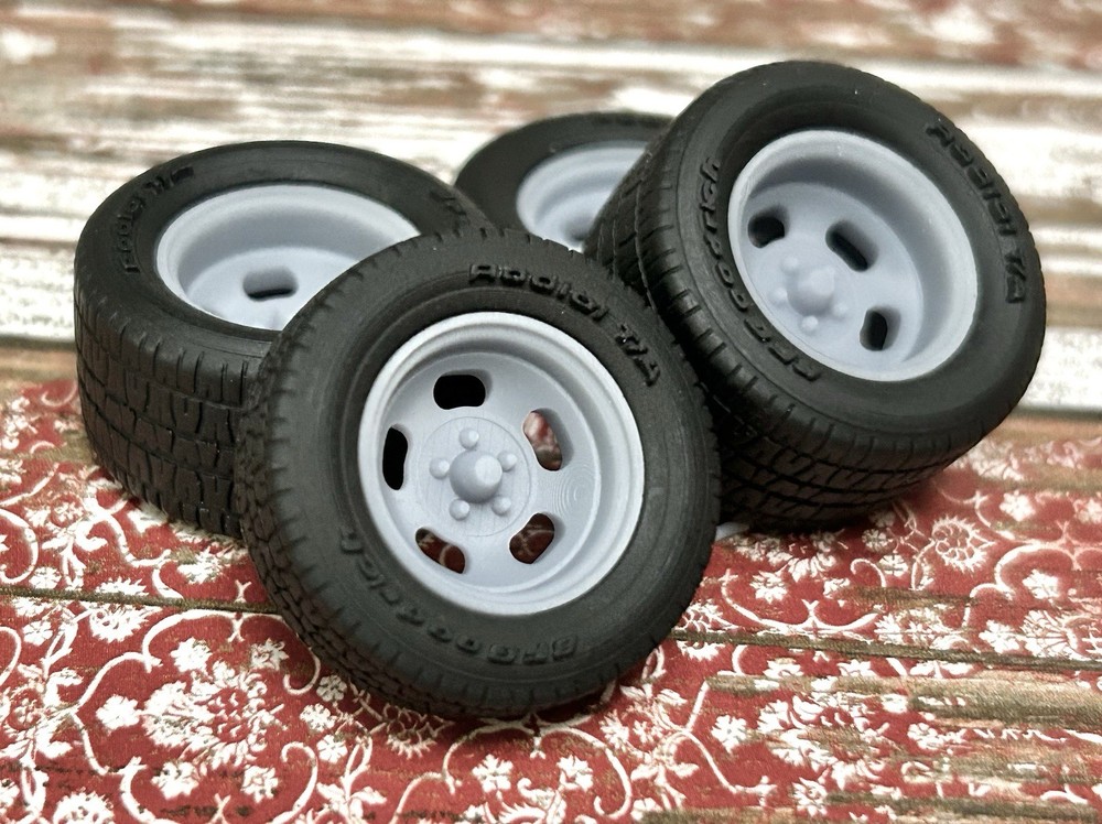 1/24 Scale: 15-inch “Five 5 Slot Mags” Resin Wheels W/ Wide Rear Tires
