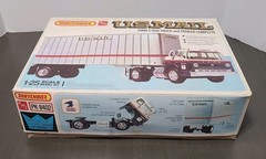 AMT 1:25 Scale Ford C-900 Tilt Cab US Mail Semi Truck Sealed Boxed Model Kit