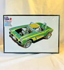 AMT Chevrolet 1962 Corvette 1 of 3 way Build Model Kit NEW in FACTORY SEALED BOX