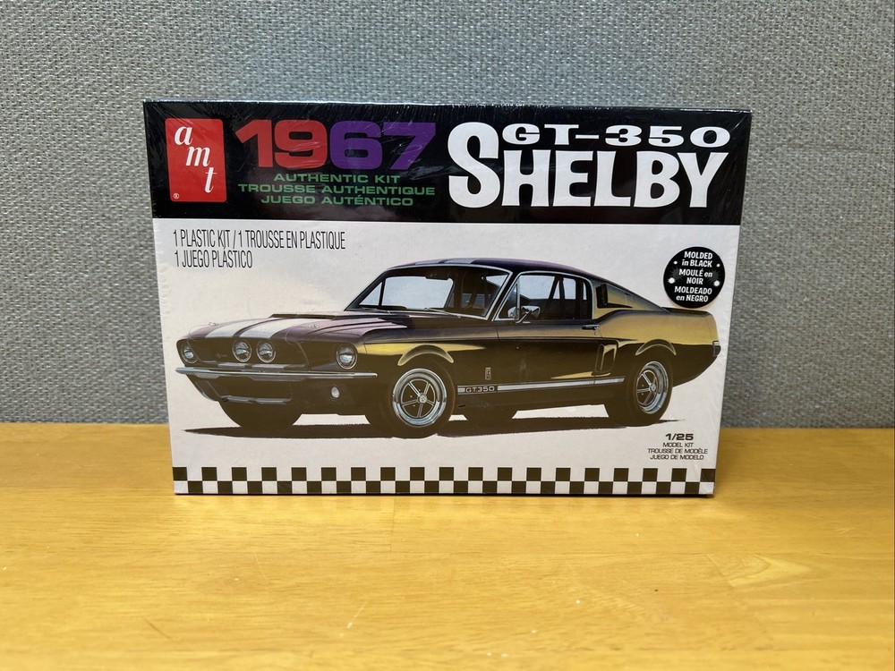 AMT Authentic 1967 Shelby GT- 350 Molded in Black Scale 1:25 Seal New