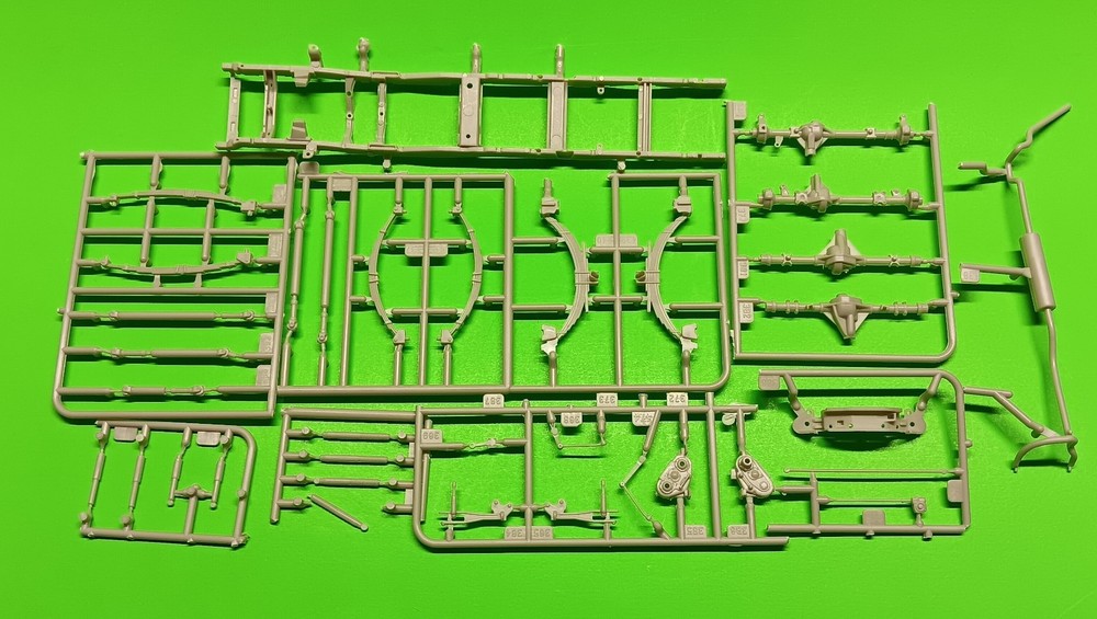 Frame Lifted Off Road 1/25 1971 Ford F-250 Custom 4×4 Pickup Truck Moebius Model