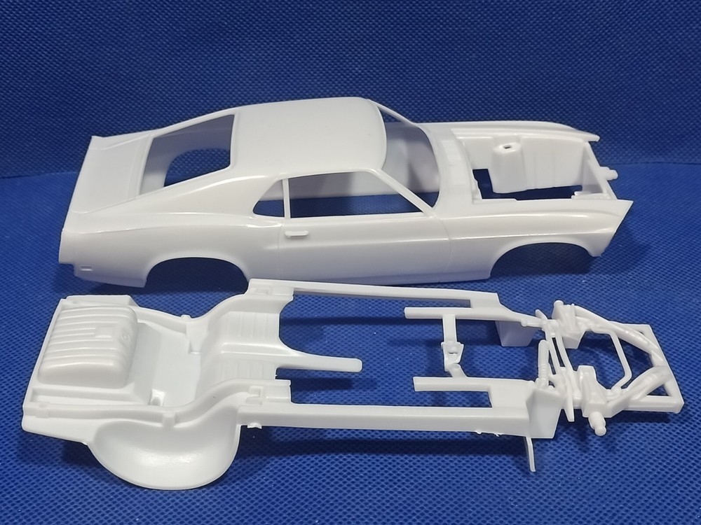 🌟 Body Shell 1969 Mustang Boss 1:25 Scale 1000s Model Car Parts 4 Sale Revell