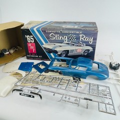 Vintage Amt 1965 Corvette Stingray 1:25 Model kit 6915-150 Box w/ Hard Top Kit