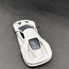 Revell 2017 Ford GT Plastic Model 1/25 Built Kit Super Car Le Mans White GT40
