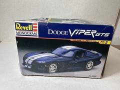 Revell Dodge Viper GTS 1:25 Model Kit #85-6359 1998 (Complete / Unbuilt)