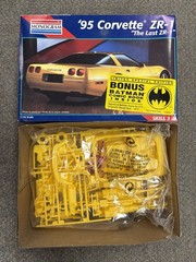 + Monogram 1:24 Scale ’95 Corvette ZR-1 The Last ZR-1 w/ Batman Comic 2455