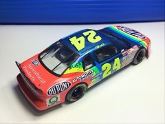 BUILT MODEL CAR Chevy Monte Carlo #24 Jeff Gordon DUPONT NASCAR JUNKYARD