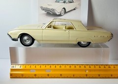 1962 FORD THUNDERBIRD T-BIRD 1/25 Dealer Promo+BONUS EmbeddedChampion Spark plug