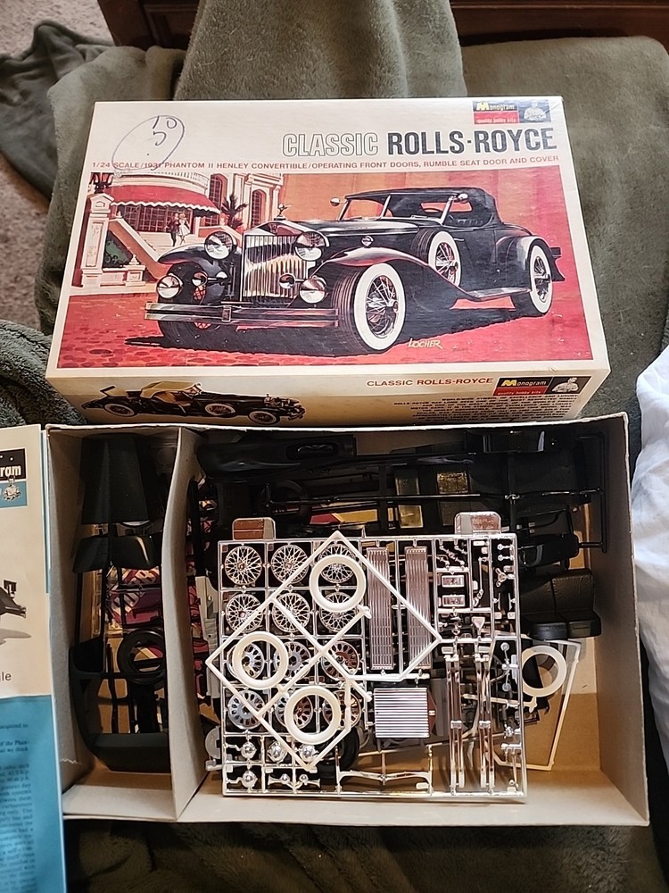 VINTAGE NOS MIB MONOGRAM CLASSIC ROLLS ROYCE 1966 PHANTOM II PC109300 MODEL KIT