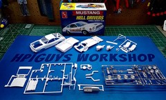 AMT 1475 1:25 Scale 1977 Ford Mustang Hells Drivers Hobby Plastic Model Kit