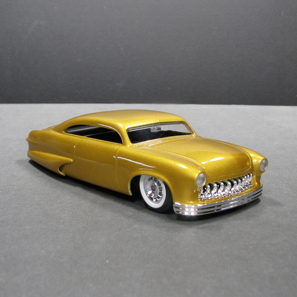 NB329 Jimmy Flintstone 1:25th scale 1949/50, Ford custom “Golden Shower”