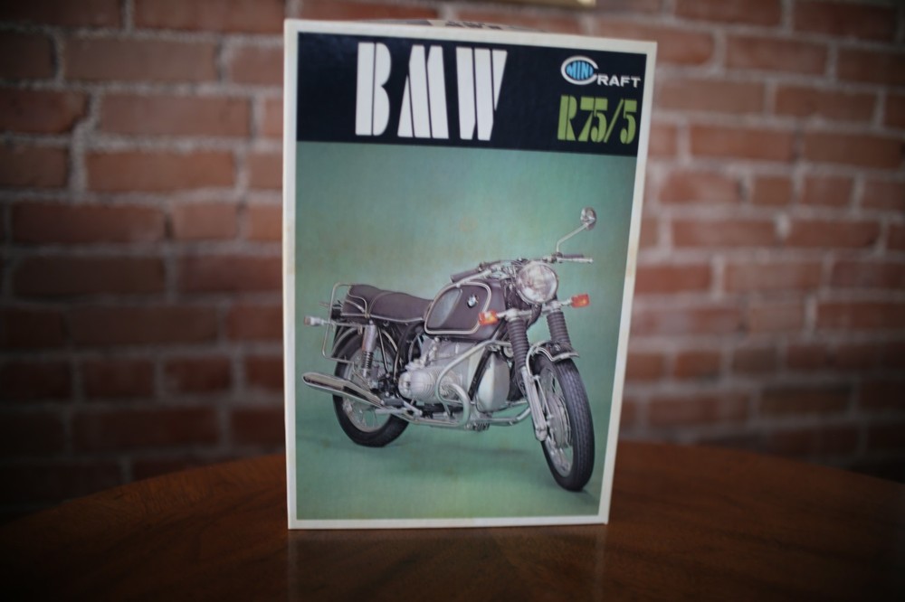 BMW R75/5 1:10 scale Minicraft 204:500 Motorcycle Kit Unbuilt