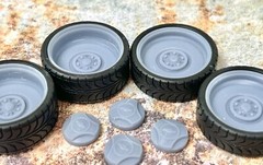 1/24 Scale: 24-Inch “Smoothies W/ ‘65 Chevy C10 Caps” Wheels And Tires; Resin