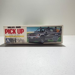 Aoshima #01285 Toyota Hilux 4×4 Double Cab SSR-X Pickup Plastic Kit Open Box