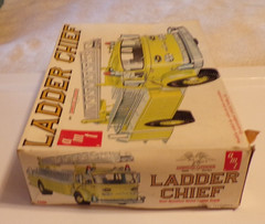 LOOK AMT LADDER CHIEF SCALE 1/25 MODEL KIT [ PARTS ONLY ] OPEN BOX