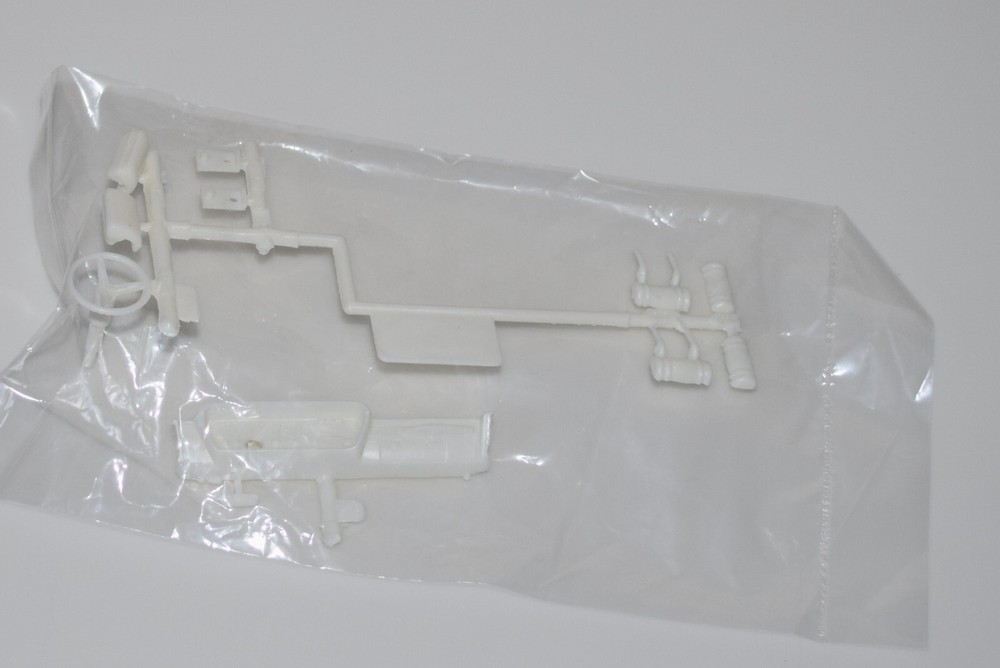 MPC 1967 PONTIAC GTO #710L/12 ⭐PARTS⭐ DASHBOARD+ STEERING WHEEL+MORE 1:25
