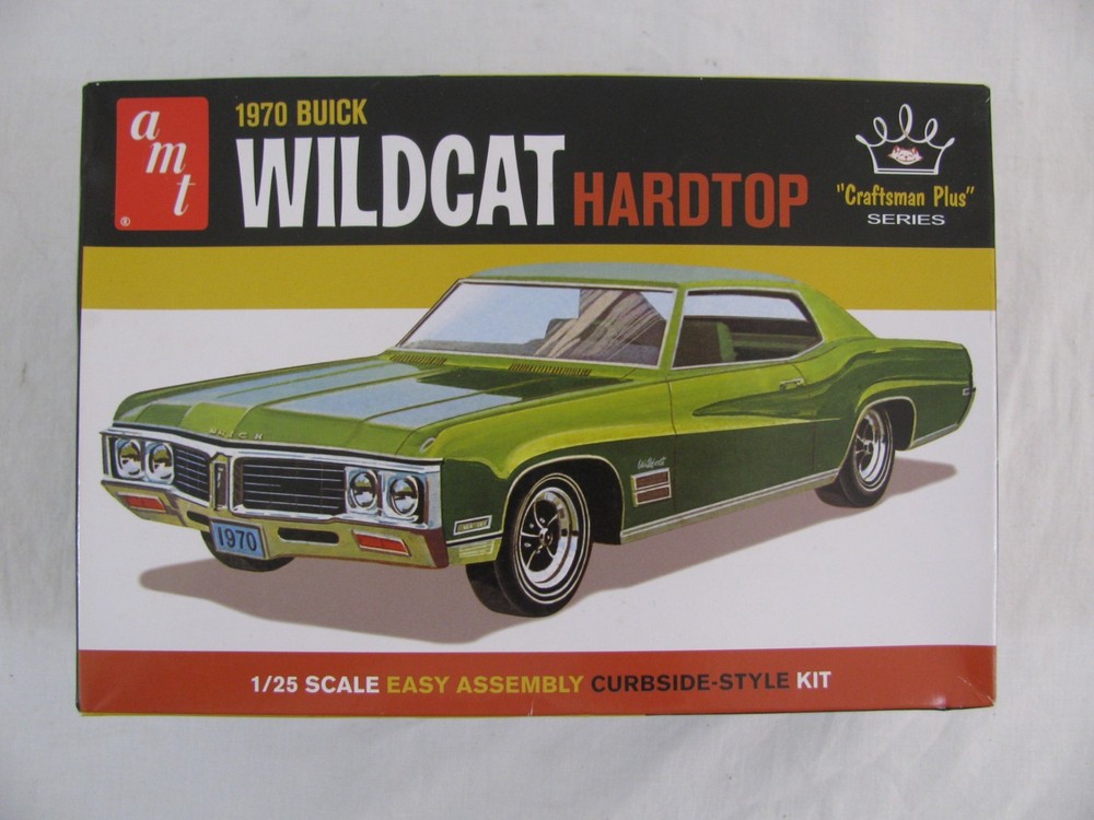 Round 2 AMT 1/25 Scale 1970 Buick Wildcat Hardtop Model Car Kit #AMT1379/12 New!