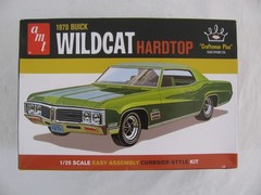 Round 2 AMT 1/25 Scale 1970 Buick Wildcat Hardtop Model Car Kit #AMT1379/12 New!