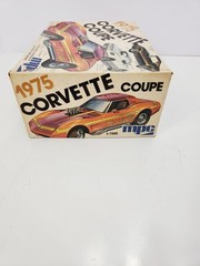 MPC Model 1975 Corvette Coupe Model Kit #1-7505 Vintage 1/25 Open Box