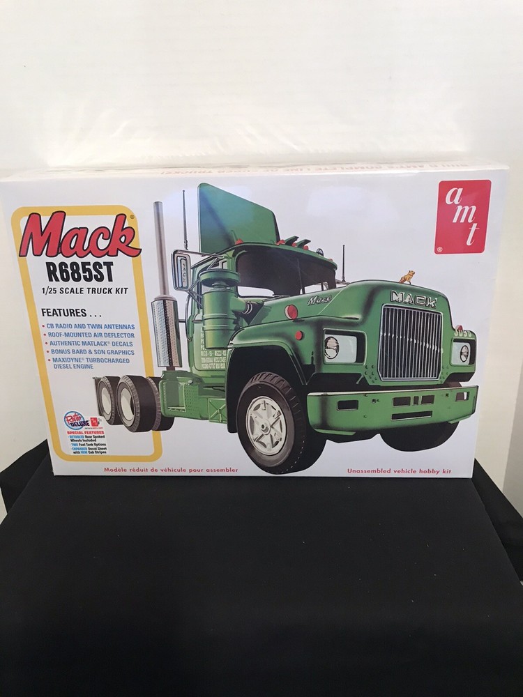 AMT 1039/06 MACK R685ST 1/25SCALE MODEL TRUCK KIT-NIB
