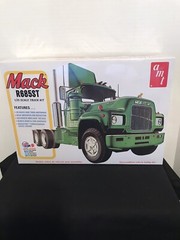 AMT 1039/06 MACK R685ST 1/25SCALE MODEL TRUCK KIT-NIB