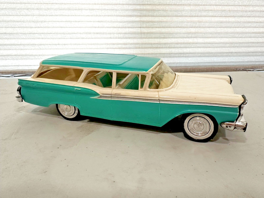 1959 Ford Country Sedan Dealer Promotional Model Car RARE Teal