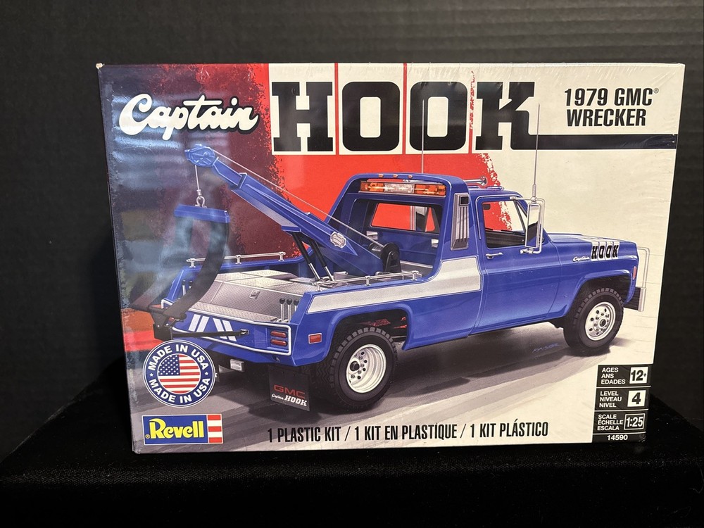 REVELL 14590 1979 GMC WRECKER CAPTAIN HOOK MODEL KIT-NIB-1:25 SCALE