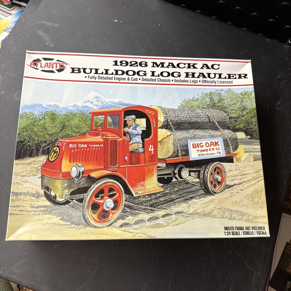 1:24 Scale 1926 Mack AC Bulldog Log Hauler Plastic Model Kit – Atlantis #M2401