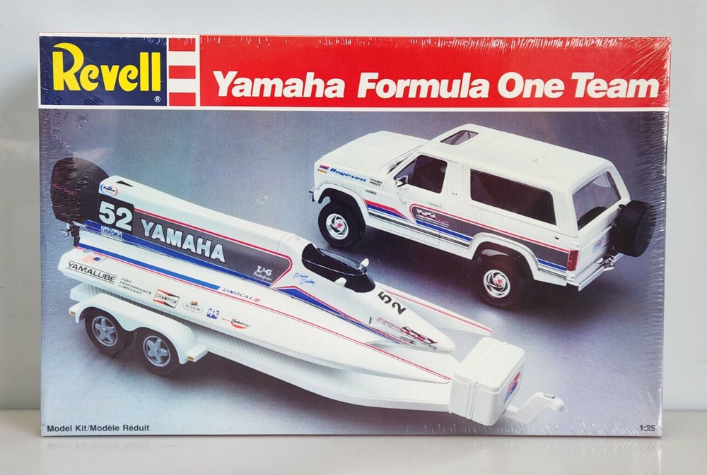 Revell Yamaha Formula One 1/25 Racing Boat w/ Bronco Model Kit 7241, New Sealed