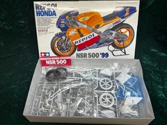 Tamiya 1/12 Honda Repsol NSR500 ’99 – 2 (14077) Brand new