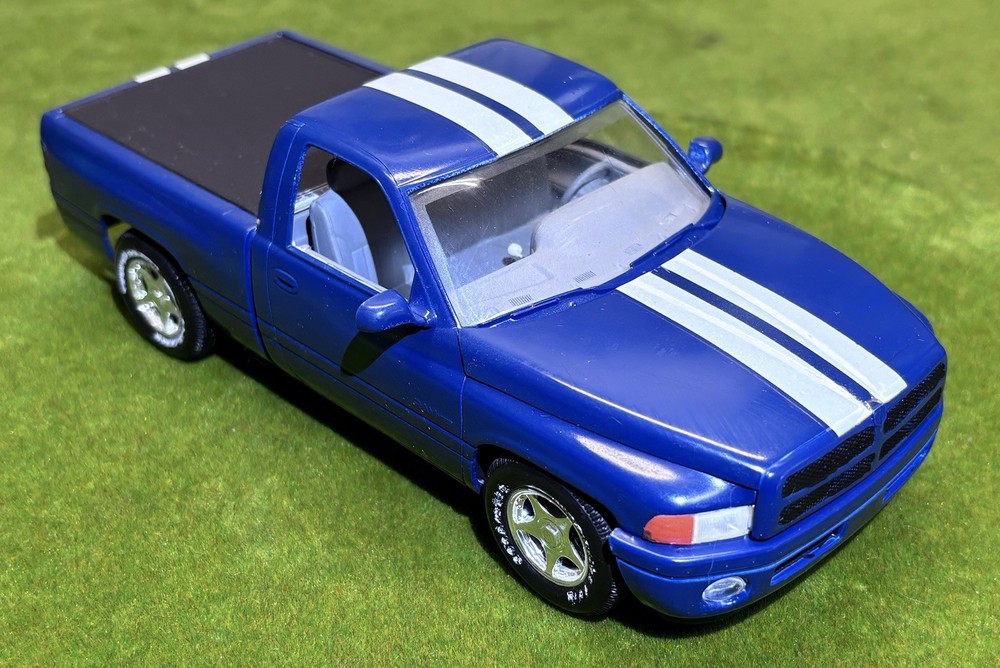 1/25 Ram 1500 VTS Model Kit Built Pickup Truck Dodge