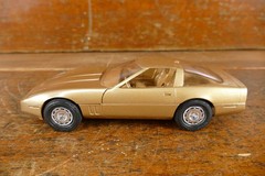 Vintage 1986 Gold Corvette – Dealer Promo Car 1:25 Scale Original Box / New