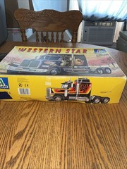 Italeri Western Star Vintage Truck model kit #790. 1/24 Scale. See Photos !